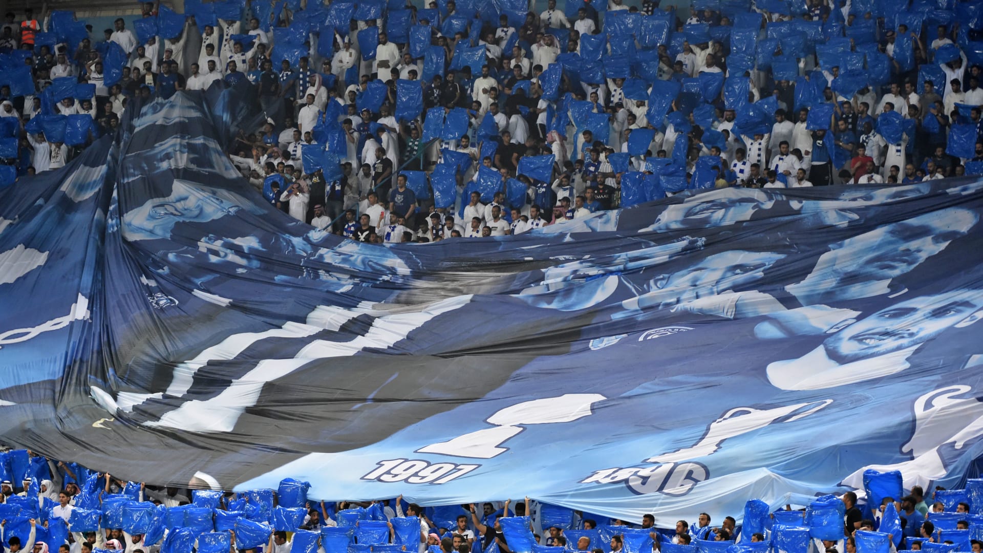 بعد التتويج بلقب الدوري.. أصالة تغني للهلال السعودي: "هامتك بالسما فوق"