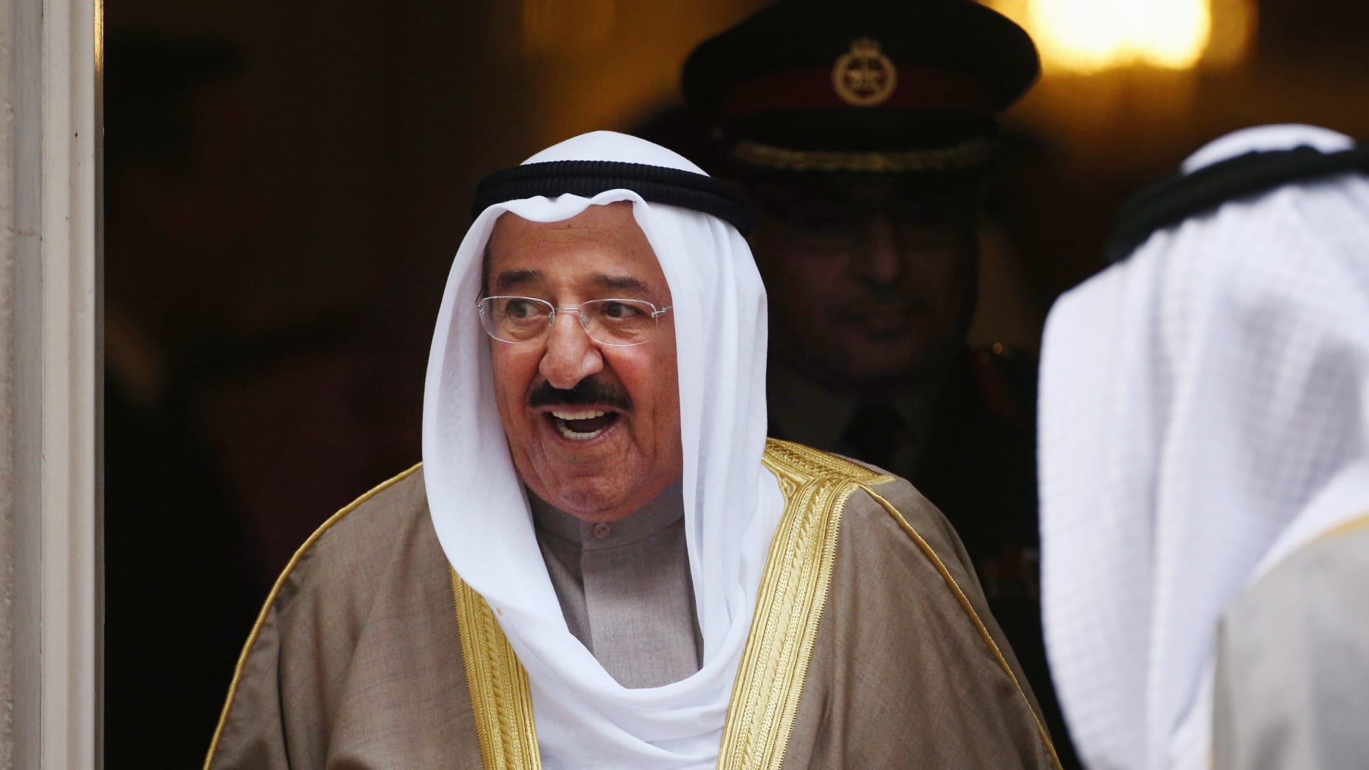 بينهم الملك عبدالعزيز آل سعود.. هؤلاء القادة حصلوا على وسام الاستحقاق الأمريكي الممنوح لأمير الكويت