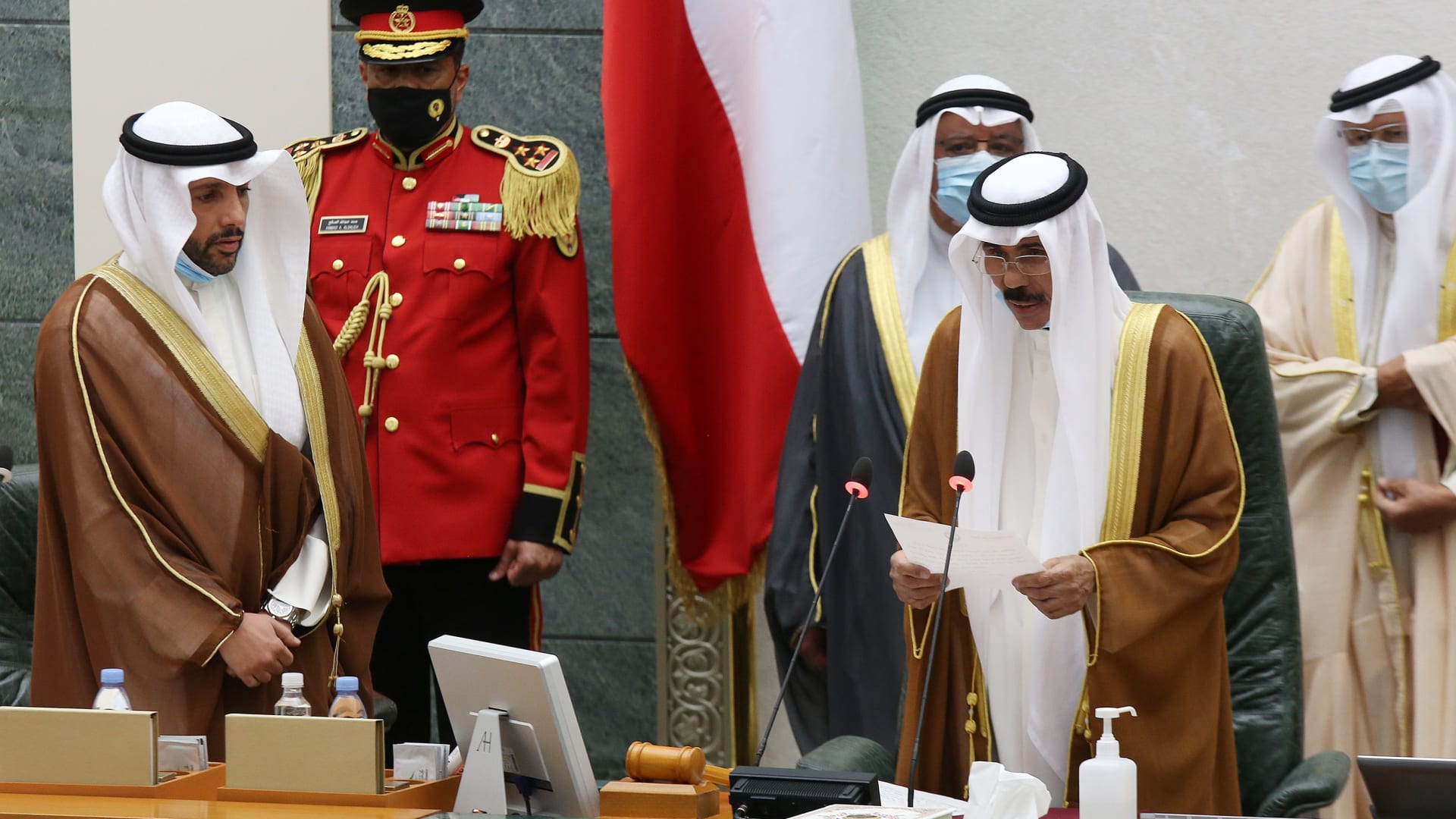 الشيخ نواف يؤدي اليمين الدستورية أميرا للكويت