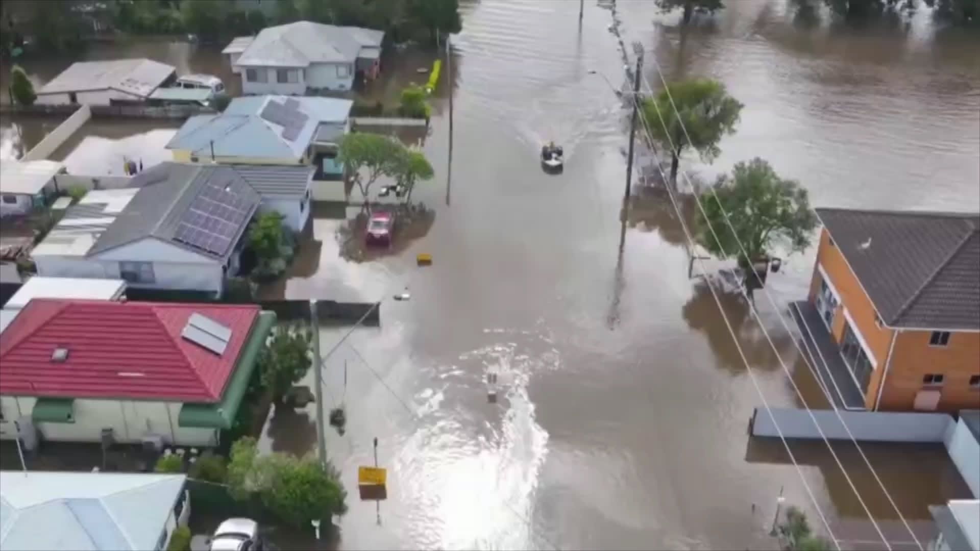 فيديو يظهر غرق مدن بعد فيضانات تاريخية في أستراليا