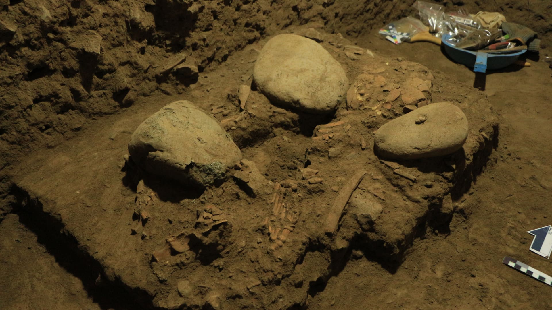 الكشف عن مجموعة من البشر لم تكن معروفة من قبل بفضل حمض نووي من عظام مراهقة في جزيرة إندونيسية