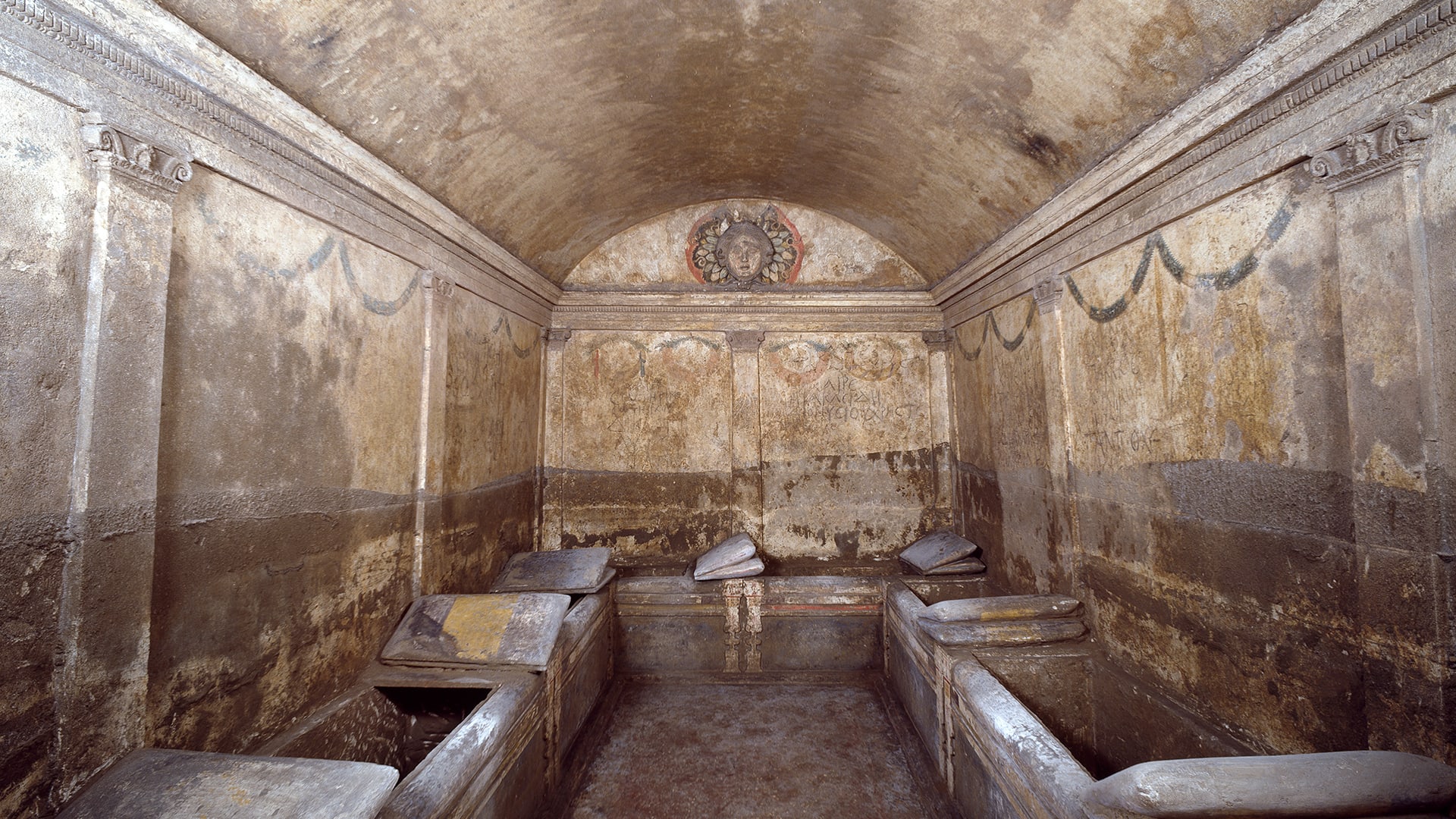"مدينة الموتى"..كيف يعيد موقع سياحي جديد في نابولي كتابة التاريخ القديم؟