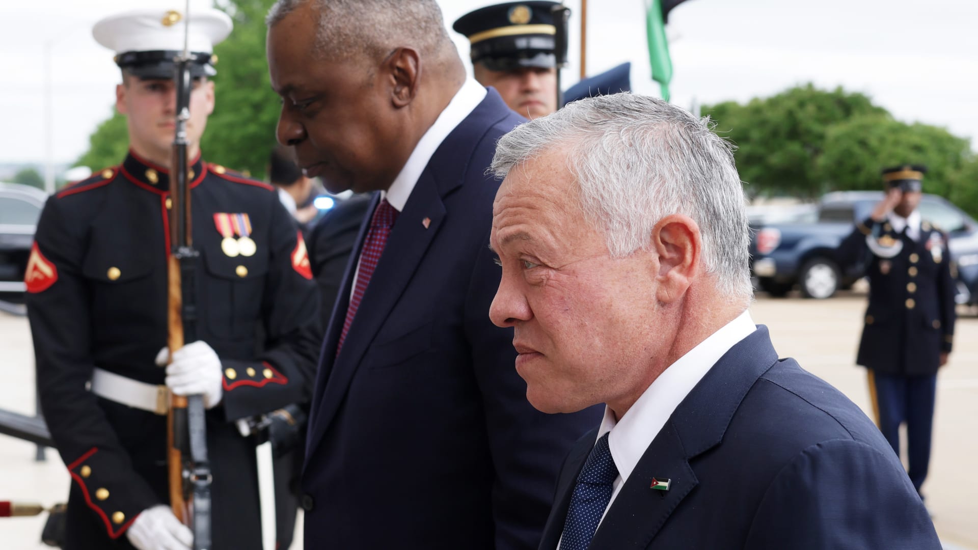 وزير الدفاع الأمريكي يرحب بالملك عبد الله الثاني في البنتاغون