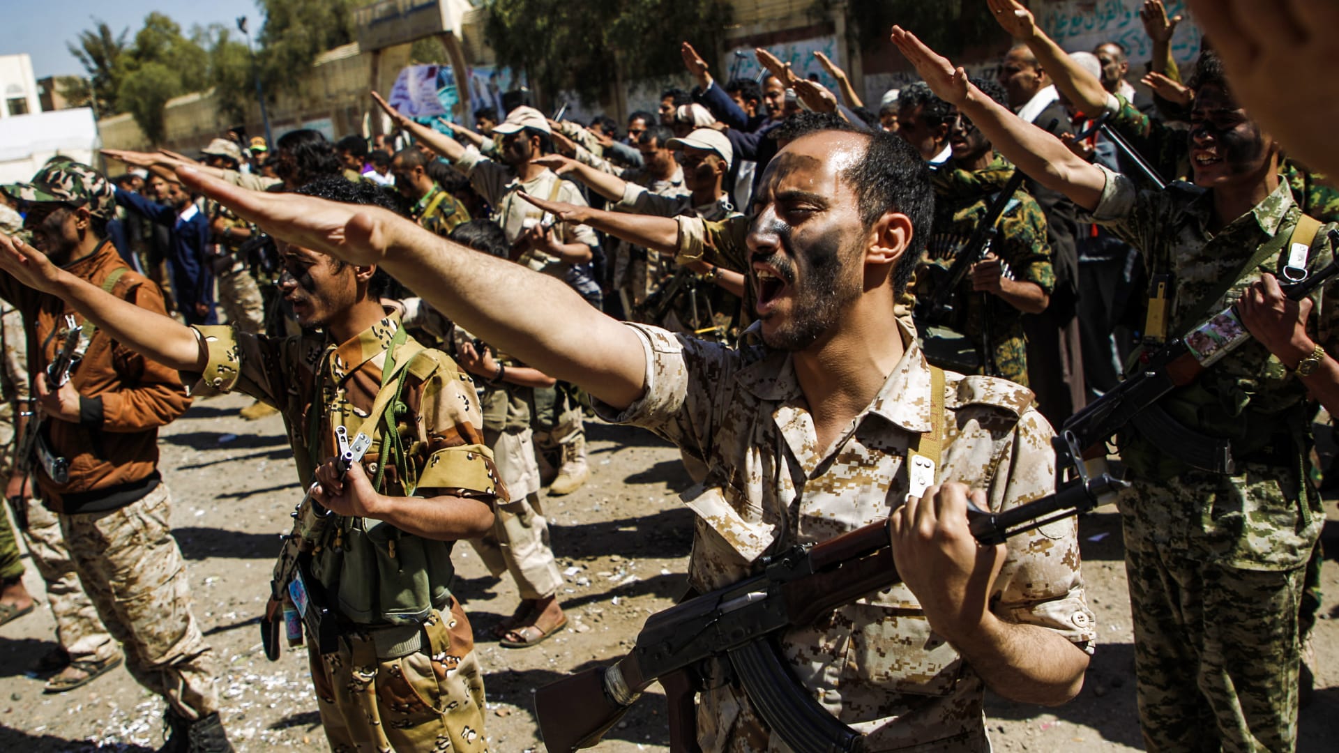 صورة ارشيفية لمقاتلين بجماعة الحوثي 