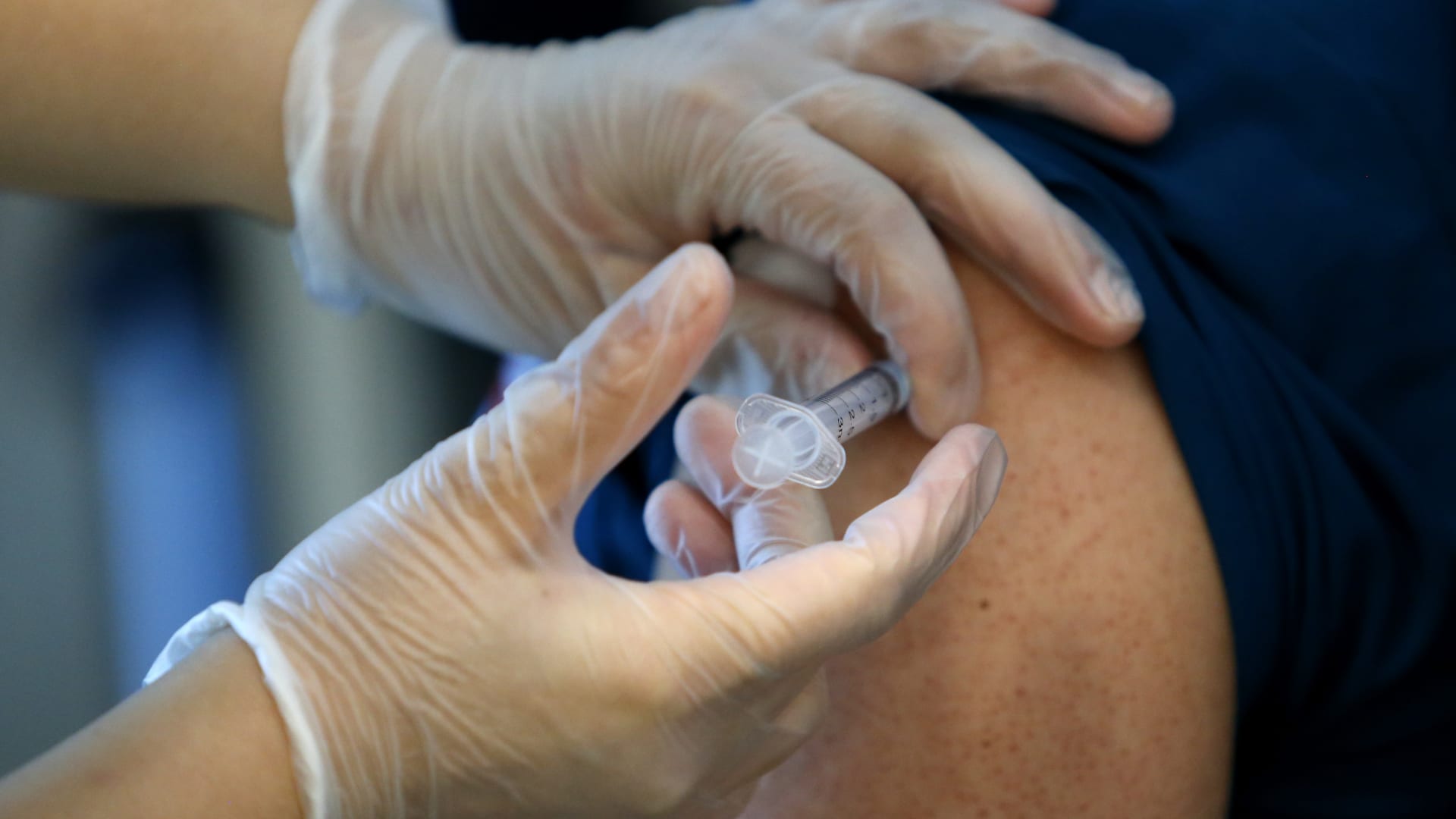  دراسة تربط الآثار الجانبية للقاح كوفيد باستجابة أكبر للأجسام المضادة