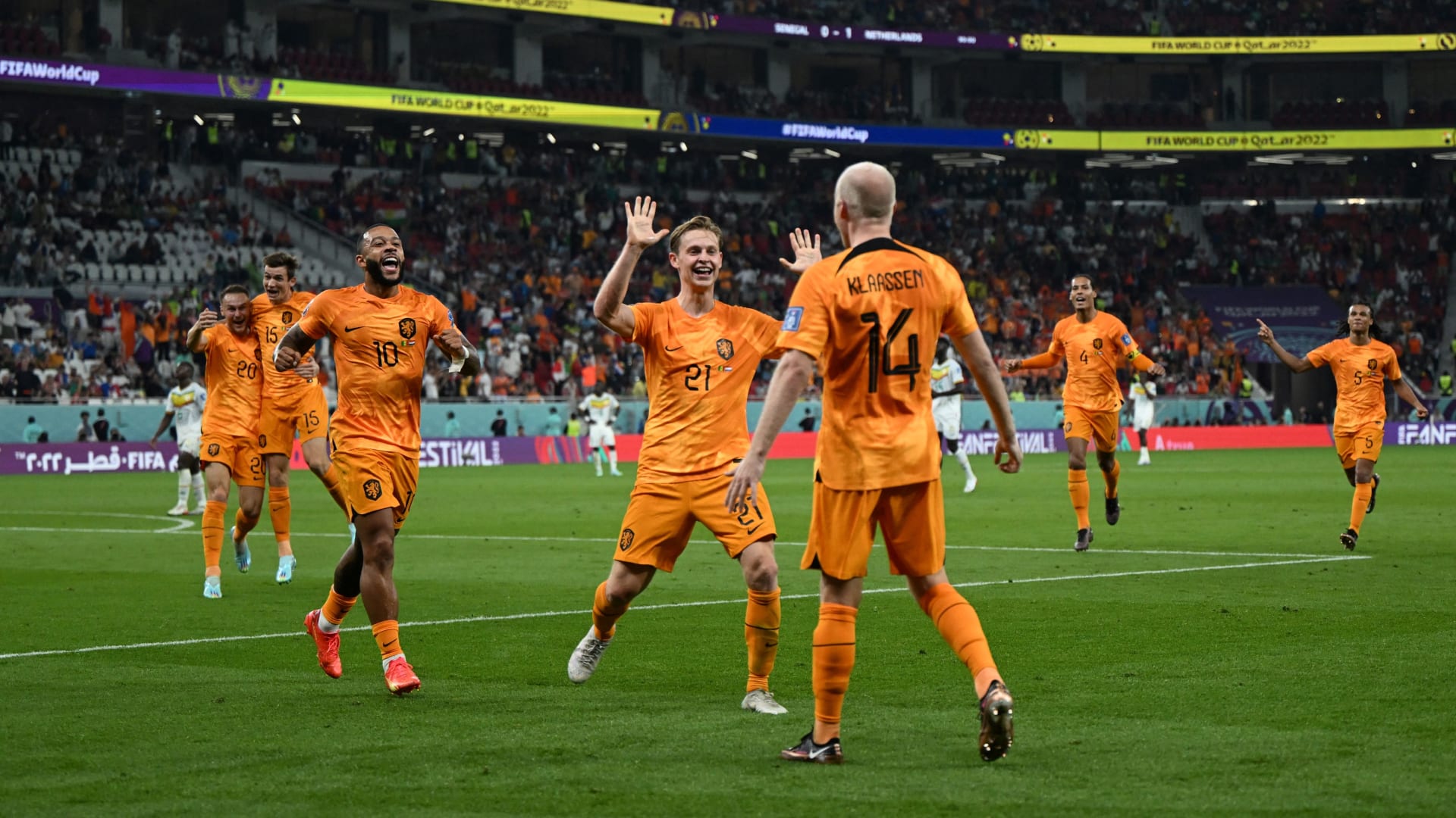 هولندا تخطف فوزًا من أمام السنغال.. ومغردون: "كرة القدم ظالمة أحياناً"