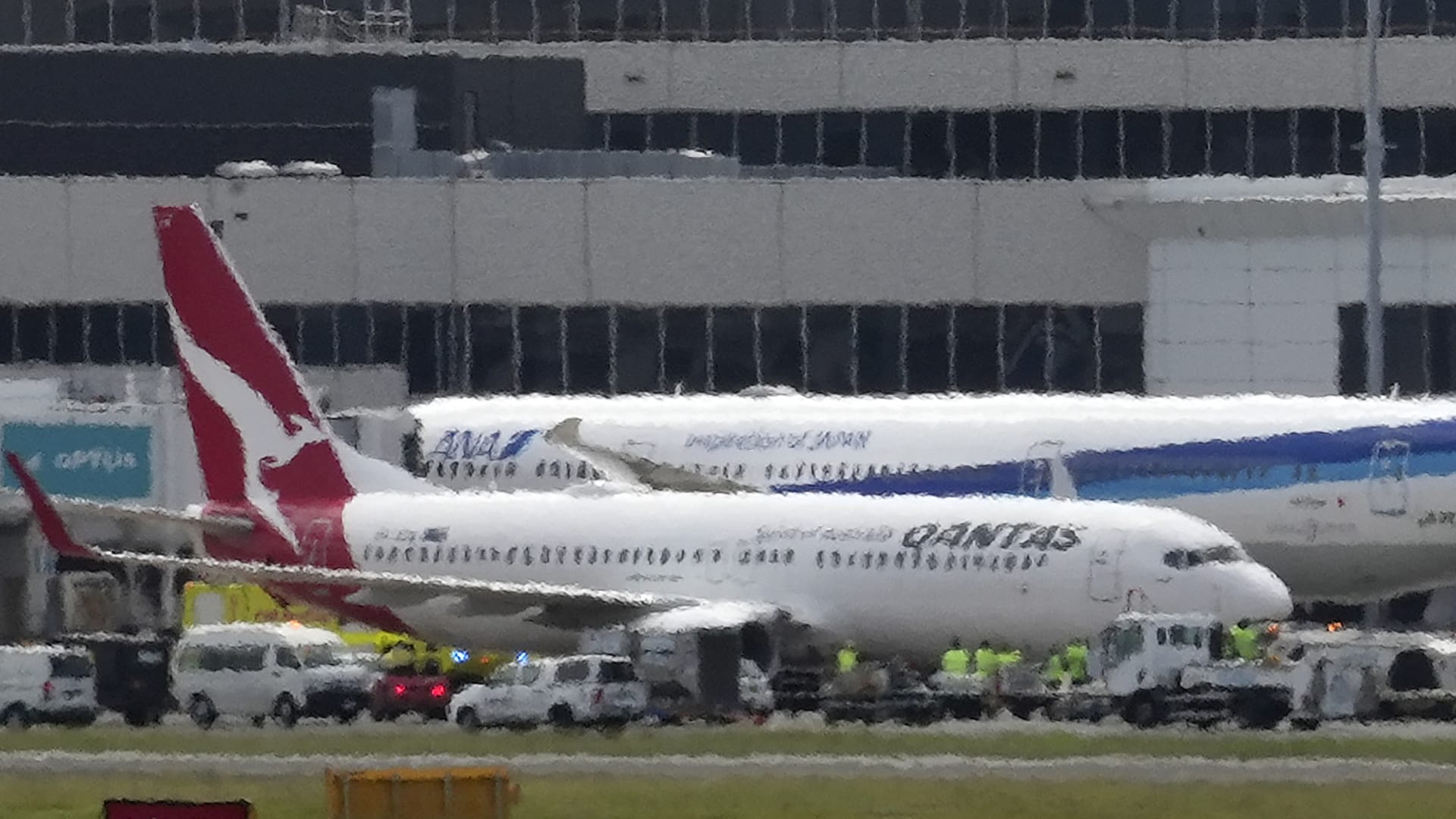 طائرة تابعة لشركة كوانتاس تهبط بسلام في مطار سيدني
