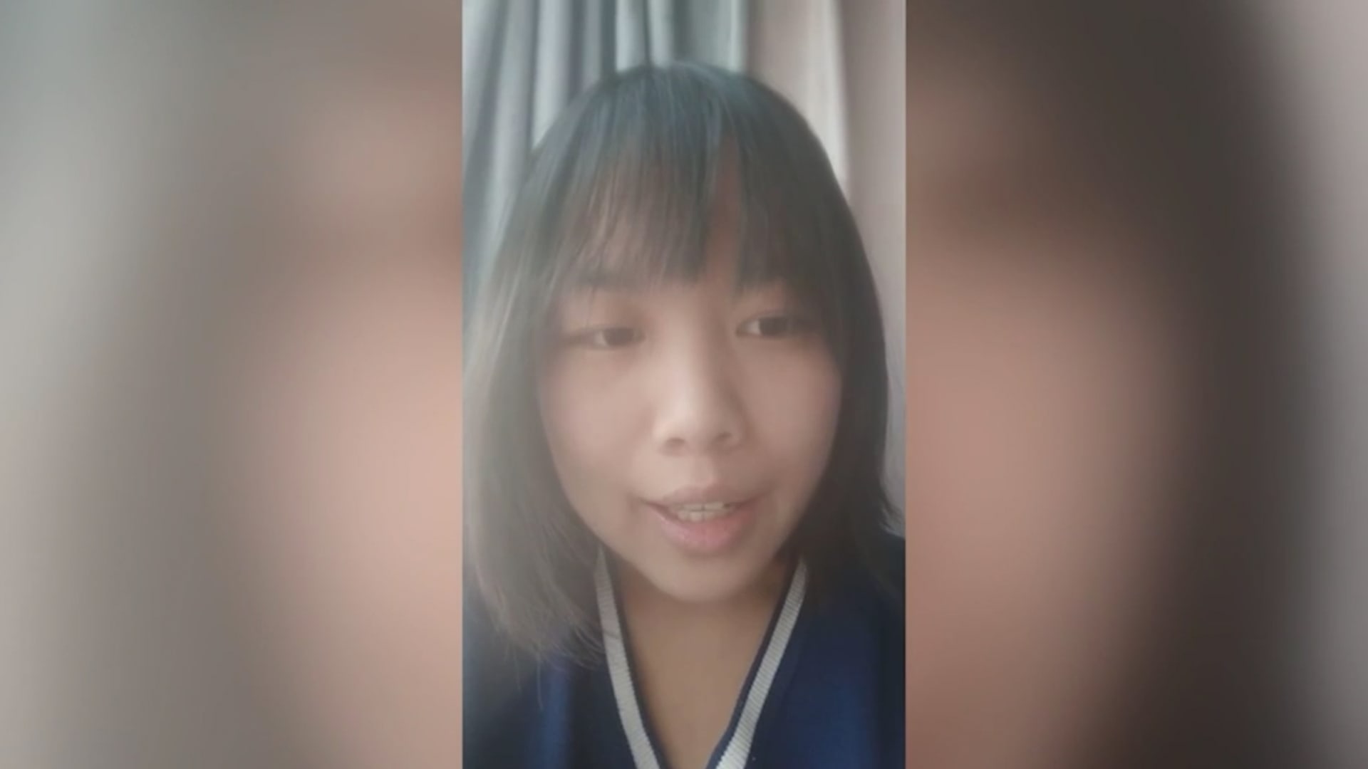 شاهد ما حدث لفتاة شاركت في احتجاجات ضد إجراءات كورونا في الصين