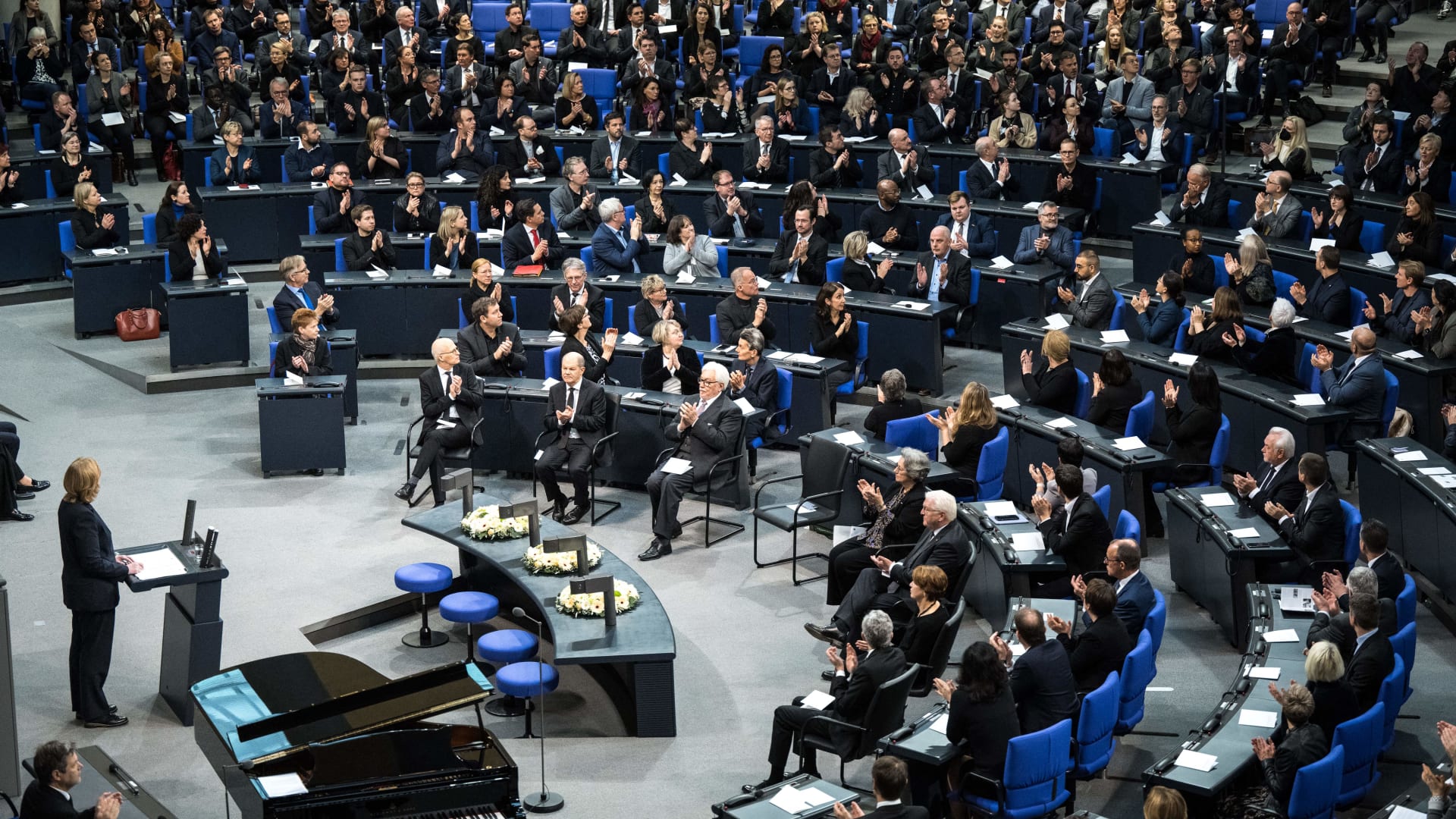 البرلمان الألماني يحيي ذكرى ضحايا النازيين من مجتمع الميم