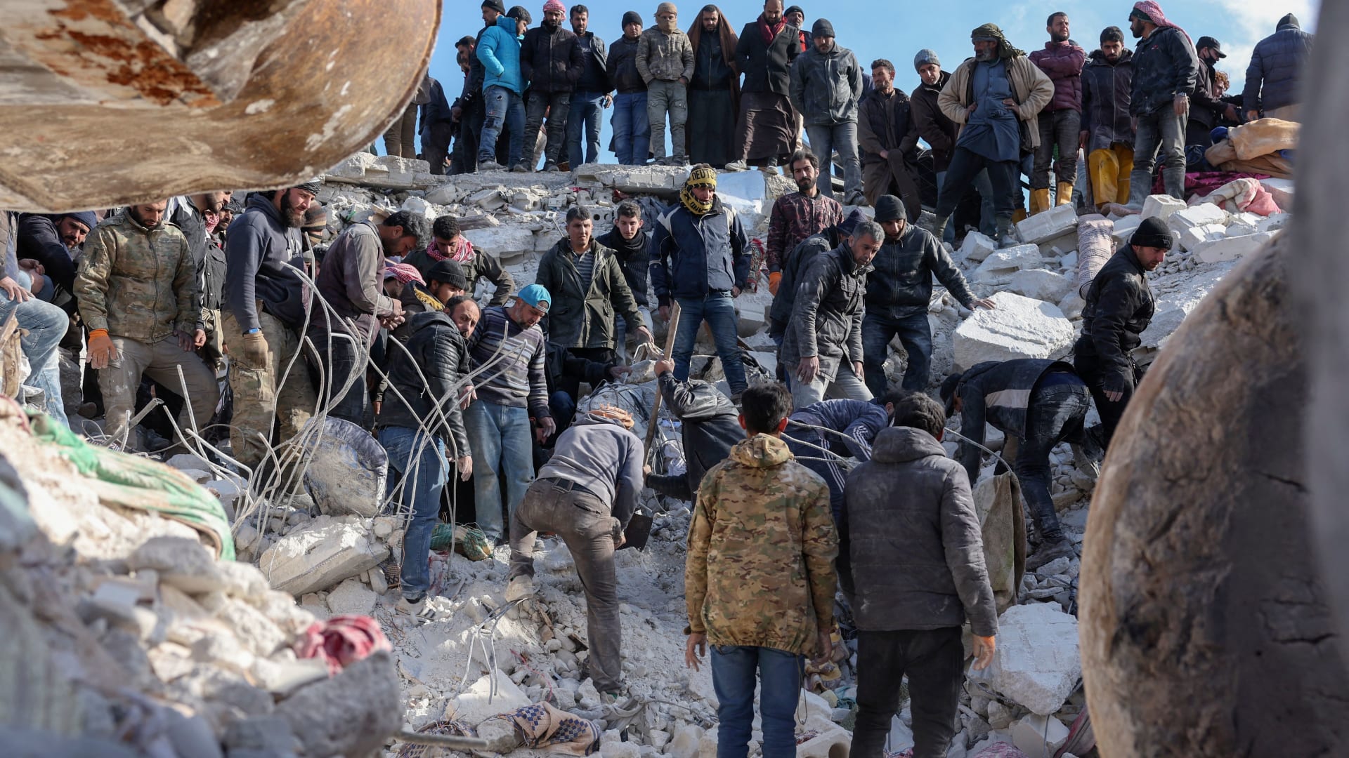  لجنة الإنقاذ الدولية تدعو لتقديم الدعم اللازم لسوريا وتركيا "قبل فوات الأوان"
