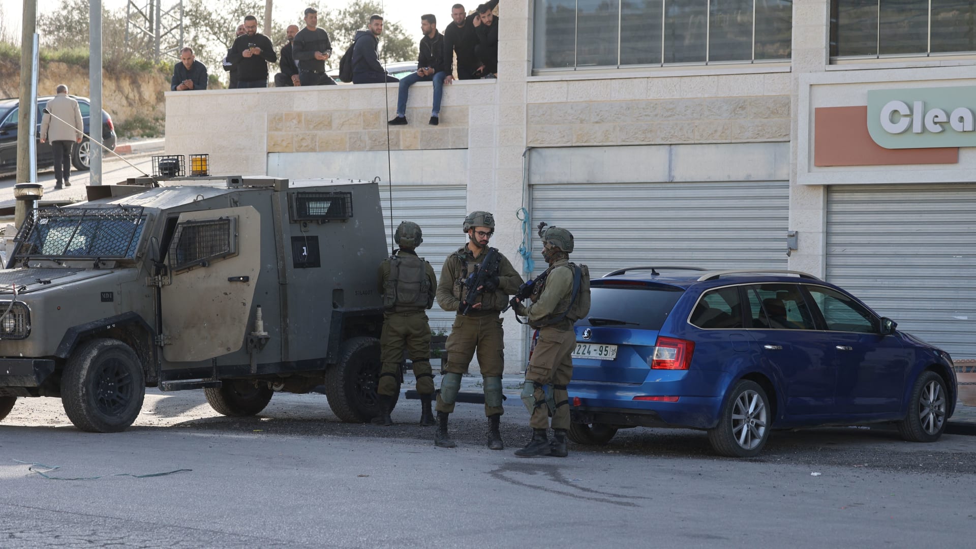 الجيش الإسرائيلي يعلن مقتل ثلاثة فلسطينيين خلال "تبادل لإطلاق النار" بالضفة