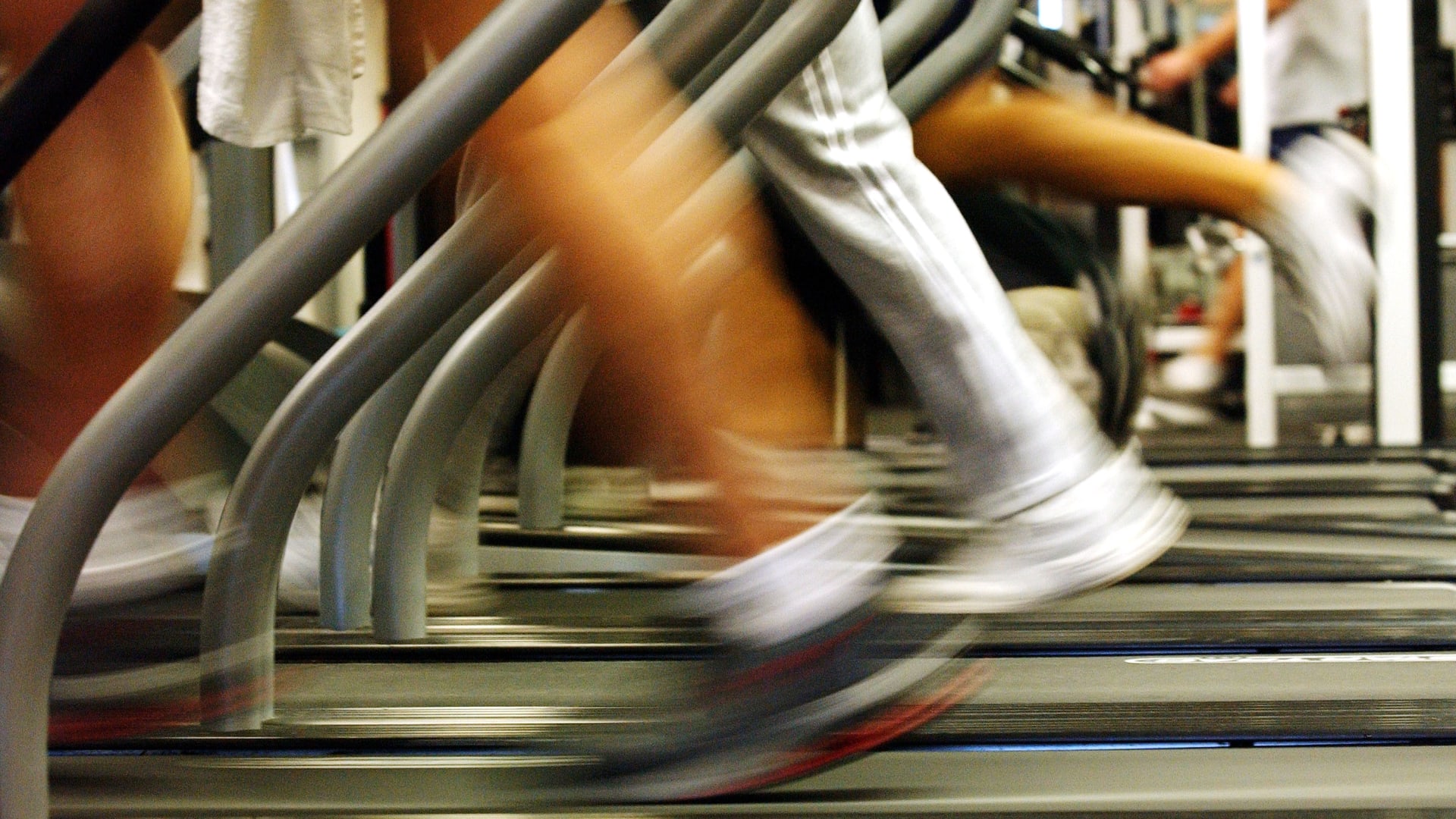 دراسة: قوة عضلات الساق قد ترتبط بنتائج أفضل عقب الإصابة بنوبة قلبية