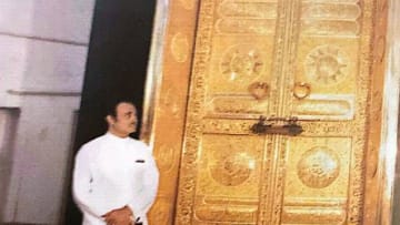 صاغ باب الكعبة الذهبي والعديد من الهدايا الملكية.. من هو أحمد إبراهيم بدر؟