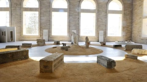 متحف سجلات الحجر،"Stone Chronicle Museum"، في أذربيجان.	