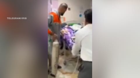 إيران.. شاهد عمليات اخلاء للمئات من مستشفى بعد دوي انفجار قريب