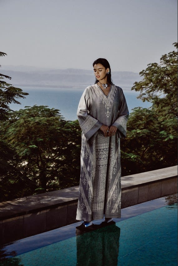 إيمان الأحمد: هذا ما يميز ذوق الملكة رانيا والأميرة رجوة في الموضة 