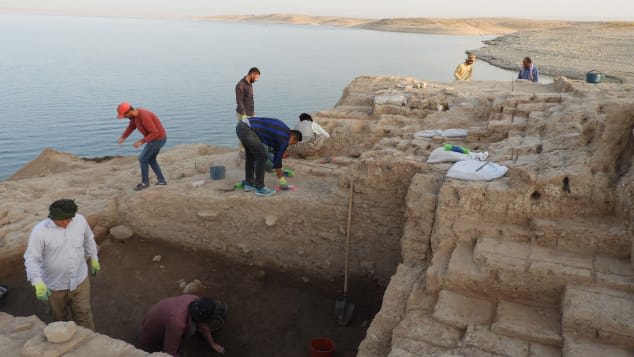الجفاف يكشف النقاب عن غموض إمبراطورية قديمة في إقليم كردستان