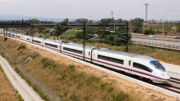 قطارات AVE S-103 في إسبانيا