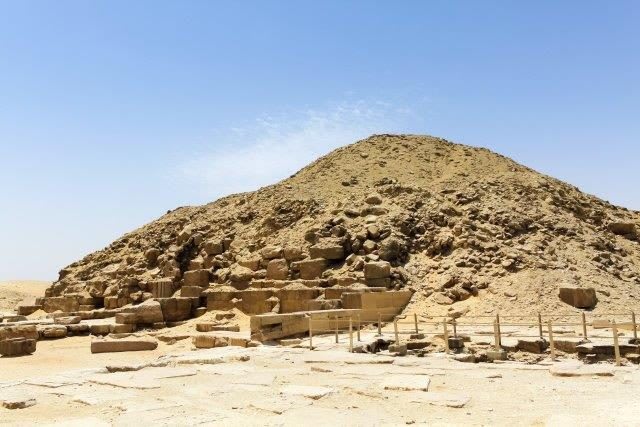 اكتشاف أقدم قطعة جبن في العالم داخل قبرٍ مصري