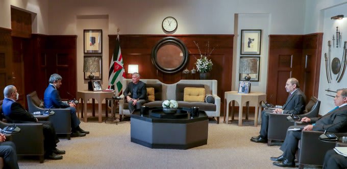 وزير خارجية الإمارات يلتقي عاهل الأردن الملك عبدالله الثاني