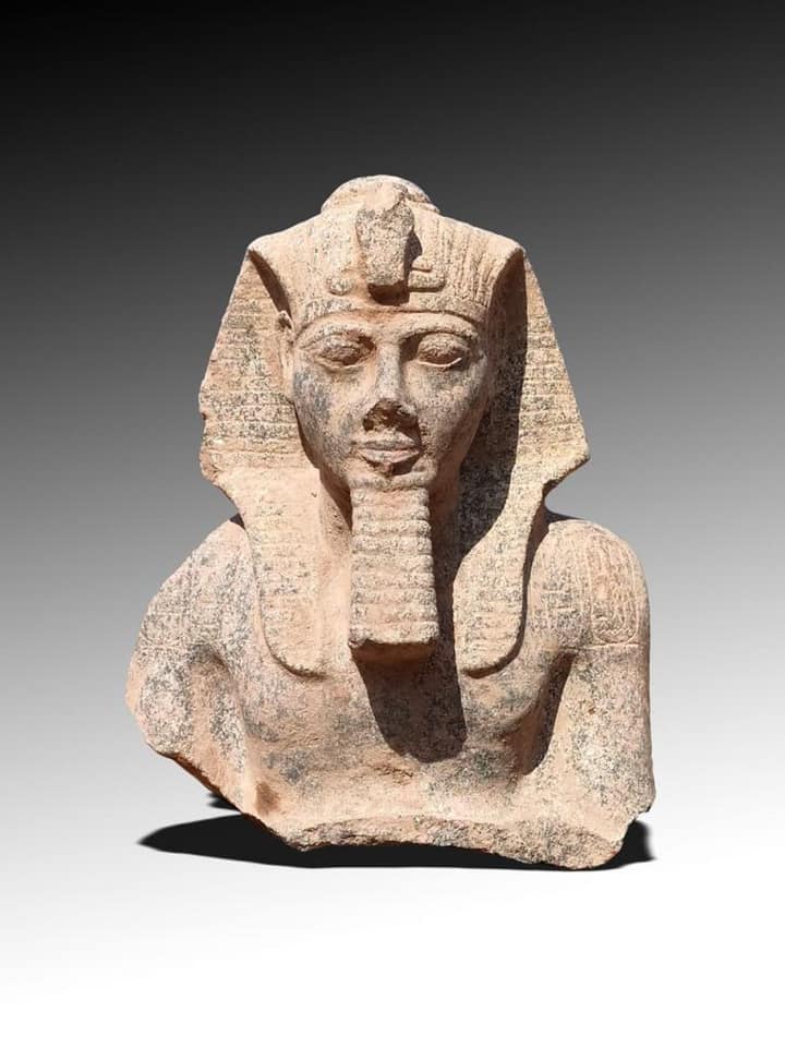 مصر تعلن اكتشاف أجزاء من واجهة معبد فرعوني يعود لعصر الأسرة الـ30