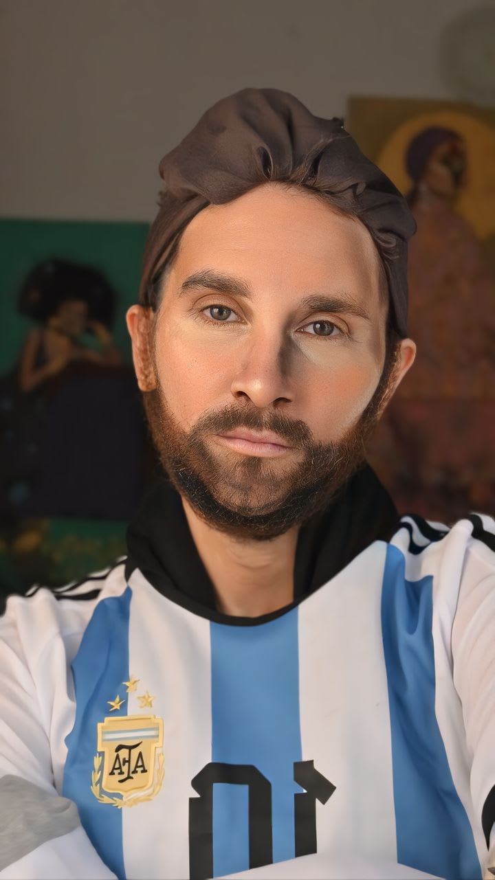 علا مثبوت..فنانة تشكيلية تحول وجهها إلى لوحة تتجسد فيها وجوه المشاهير