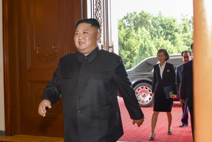 كيف حصل زعيم كوريا الشمالية على سيارته "مرسيدس بنز"؟