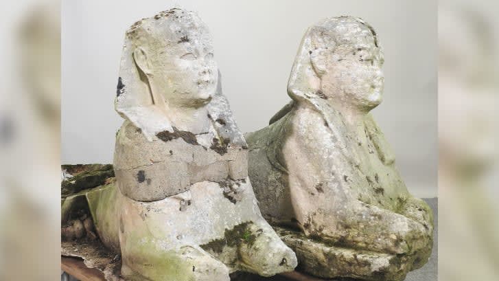 لقاء 265 ألف دولار بيعت منحوتتان زيّنتا حديقة لـ15 سنة تبيّن أنهما آثار مصرية قديمة 