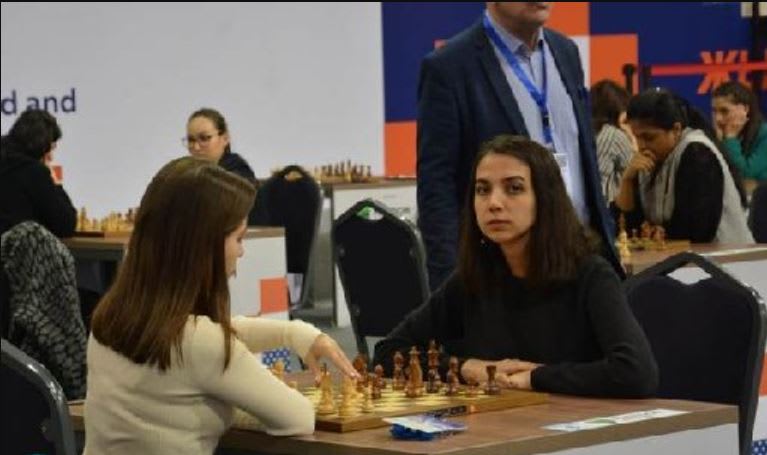 لاعبة الشطرنج سارة خادم