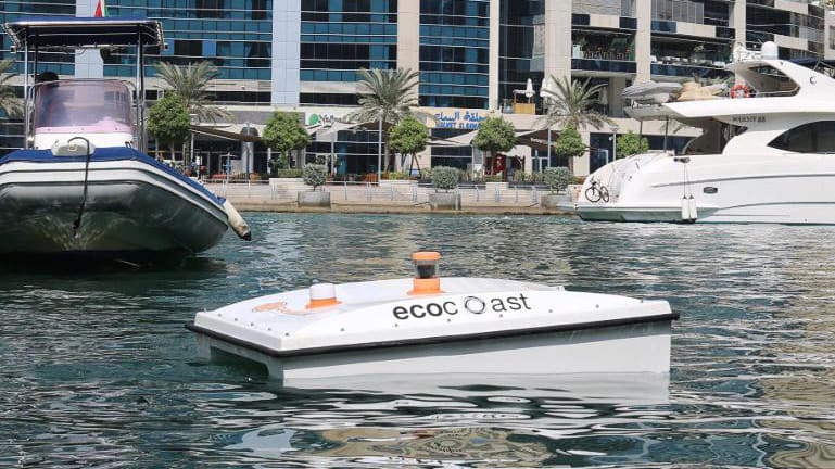 دبي تحتضن مركبة "قرش" ذاتية القيادة آكلة للقمامة