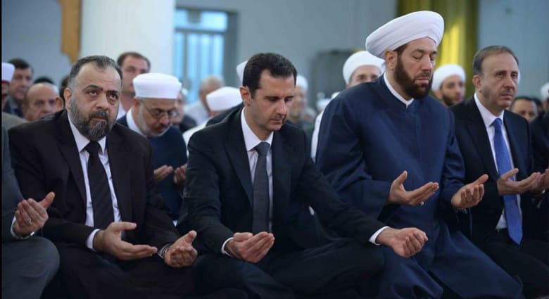 بشار الأسد يؤدي صلاة العيد بقلب دمشق وسط التوترات التي تشهدها العاصمة بشار الأسد يؤدي صلاة العيد بقلب دمشق وسط التوترات التي تشهدها العاصمة