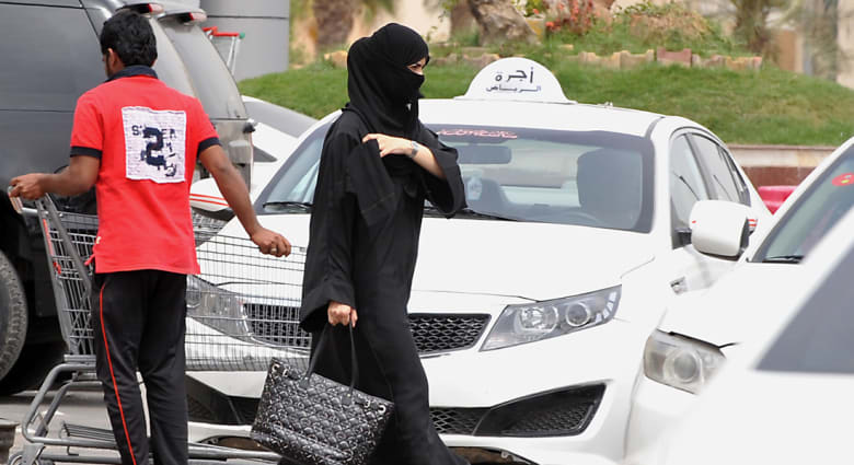 قيادة المرأة للسيارة ضرورة يتصدر تويتر السعودية والعالم واستمرار الجدل الخليج الجديد