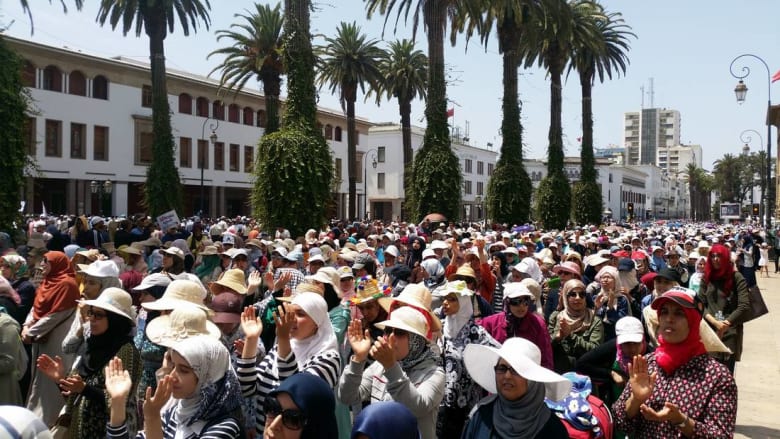 مسيرة حاشدة في عاصمة المغرب تضامنا مع حراك الريف مسيرة حاشدة في عاصمة المغرب تضامنا مع حراك الريف