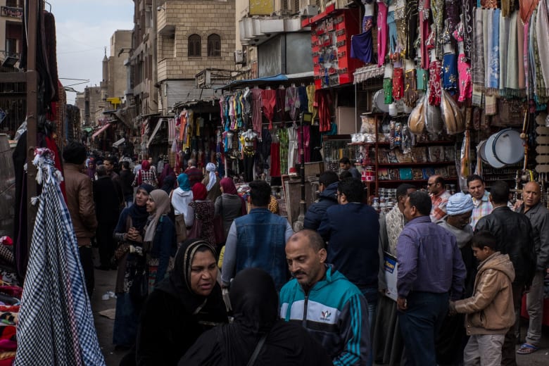 في ظل ارتفاع الأسعار ما رأي سكان مصر برواتبهم الحالية Cnn Arabic