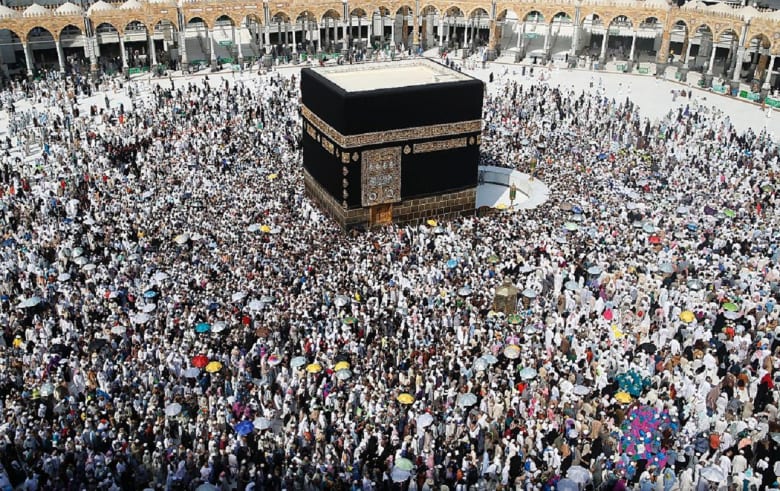 ضاحي خلفان عن موقف قطر بشأن حجاجها: هل يجوز شرعا منع ...
