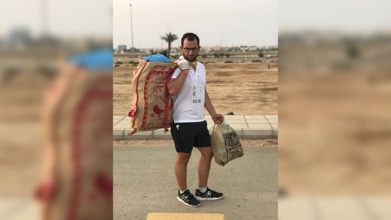 رياضيون يمارسون الـ "Plogging" في مدينة جدة.. فما هي؟ رياضيون يمارسون الـ "Plogging" في مدينة جدة.. فما هي؟
