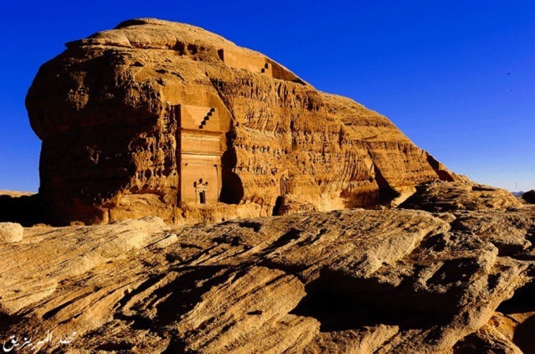 من بين زواياها الشاهقة..مصور يستكشف معابد وقصور مدائن صالح السعودية من بين زواياها الشاهقة..مصور يستكشف معابد وقصور مدائن صالح السعودية