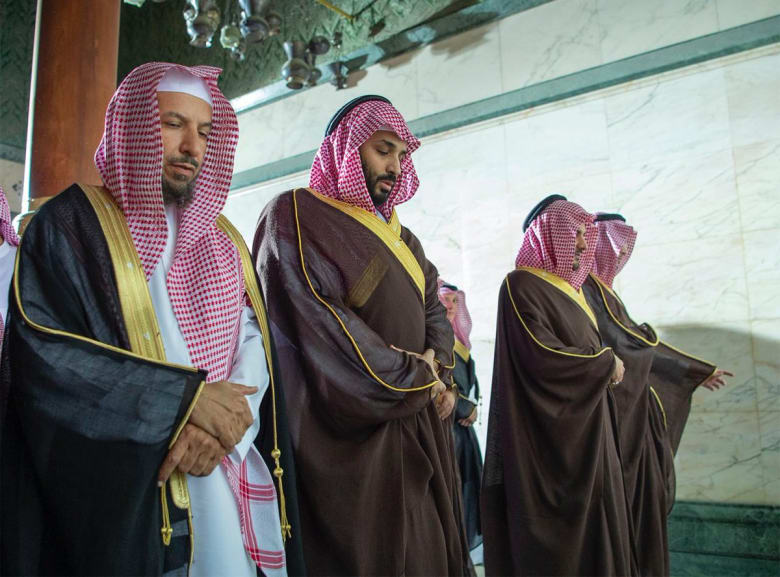 محمد بن سلمان يزور الحرم المكي ليطلع على مشروع التوسعة فيه محمد بن سلمان يزور الحرم المكي ليطلع على مشروع التوسعة فيه