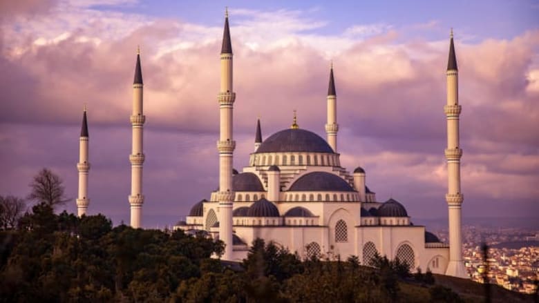 إليك 10 وجاهت رومانسية حول العالم إليك 10 وجاهت رومانسية حول العالم