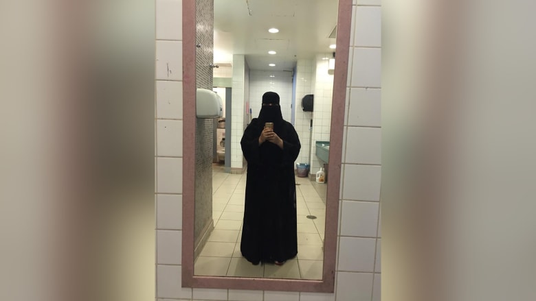 تأشيرتهما انتهت الخميس.. ما مصير الفتاتين ريم وروان بعد هربهما من السعودية وعلقتا في هونغ كونغ؟ تأشيرتهما انتهت الخميس.. ما مصير الفتاتين ريم وروان بعد هربهما من السعودية وعلقتا في هونغ كونغ؟