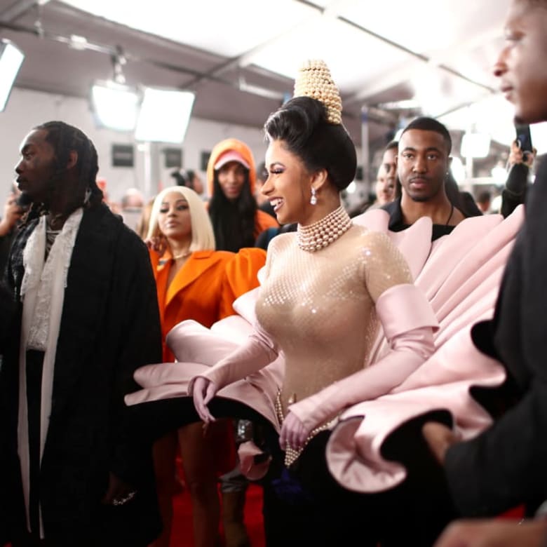 منها الغريب والمثير.. لماذا تصدر "متمرد الموضة" عناوين الأخبار؟ منها الغريب والمثير.. لماذا تصدر "متمرد الموضة" عناوين الأخبار؟
