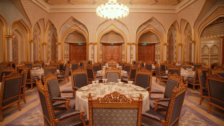 جولة بصرية داخل القصر الرئاسي في أبوظبي.. فكيف يبدو؟ جولة بصرية داخل القصر الرئاسي في أبوظبي.. فكيف يبدو؟