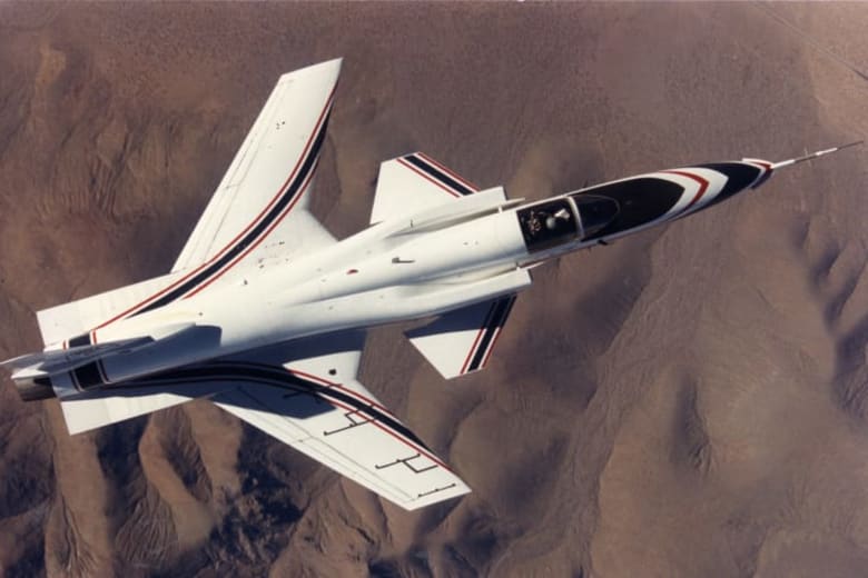 تعرف إلى الطائرة المقاتلة من طراز "X-29" صاحبة الأجنحة المعكوسة تعرف إلى الطائرة المقاتلة من طراز "X-29" صاحبة الأجنحة المعكوسة