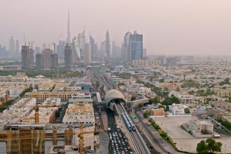 ليثبت أنه أفضل مترو في العالم.. مقيم فلبيني يوثق سكك ومحطات مترو دبي ليثبت أنه أفضل مترو في العالم.. مقيم فلبيني يوثق سكك ومحطات مترو دبي