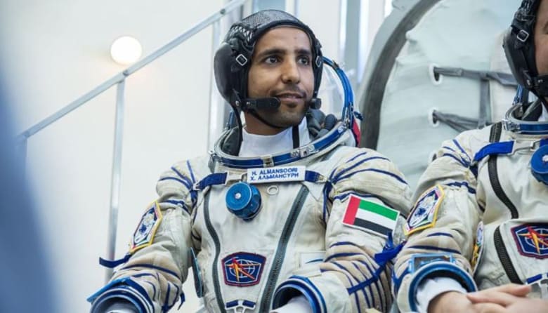 أول إماراتي في الفضاء.. هكذا ستصل دبي إلى أبواب النجوم أول إماراتي في الفضاء.. هكذا ستصل دبي إلى أبواب النجوم