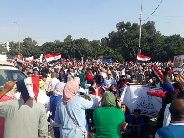 كل الطرق لا تؤدي إلى "التحرير".. و"المنصة" مفتوحة لمؤيدي الرئيس المصري كل الطرق لا تؤدي إلى "التحرير".. و"المنصة" مفتوحة لمؤيدي الرئيس المصري