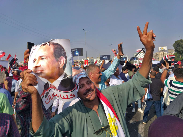 أول تعليق من محمد علي بعد فشل "مليونية" ضد السيسي في مصر أول تعليق من محمد علي بعد فشل "مليونية" ضد السيسي في مصر