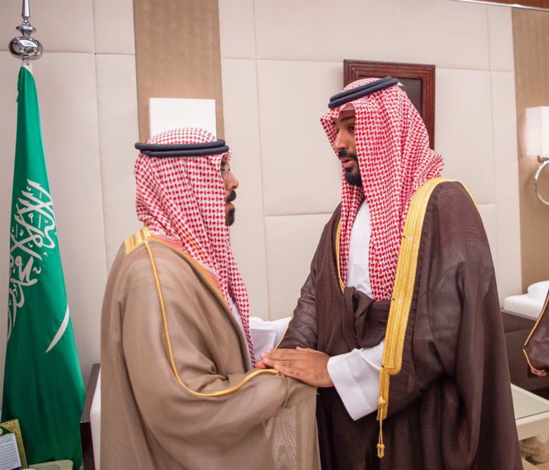 محمد بن سلمان يستقبل أسرة حارس العاهل السعودي القتيل محمد بن سلمان يستقبل أسرة حارس العاهل السعودي القتيل
