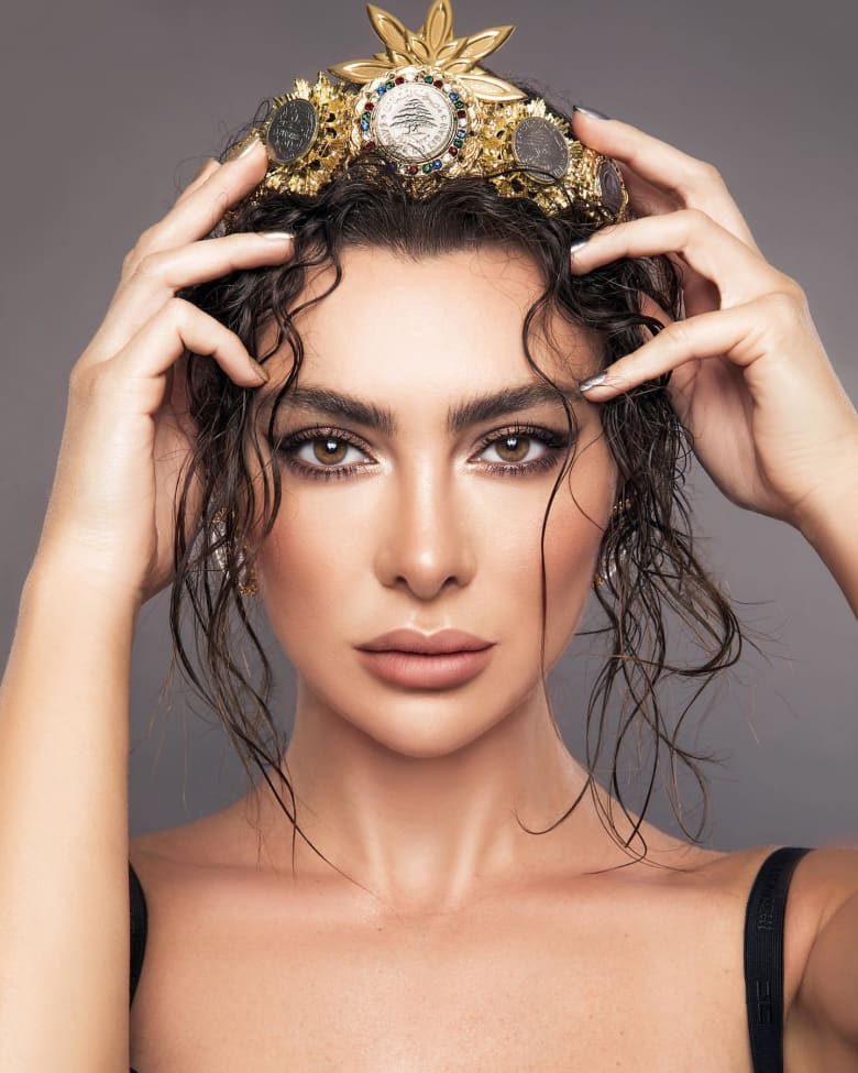 ستيفاني صليبا ستيفاني صليبا