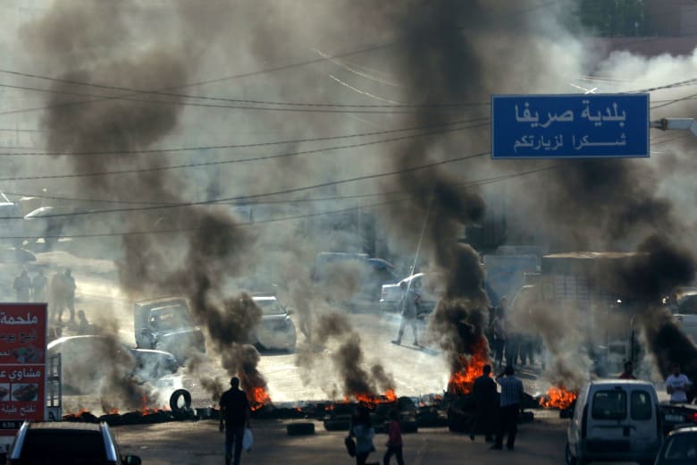 بالصور.. الآلاف في مظاهرات تطالب بـ"إسقاط النظام" في لبنان بالصور.. الآلاف في مظاهرات تطالب بـ"إسقاط النظام" في لبنان